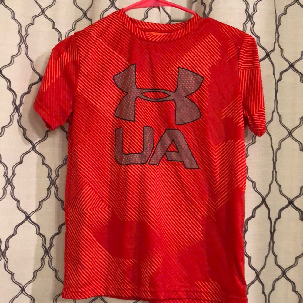 Under Armour Dri-Fit Boys-L EUC